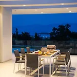 The Oasis, Luxury In Nidri