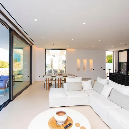 ヴィラ The Oasis, Luxury In Nidri