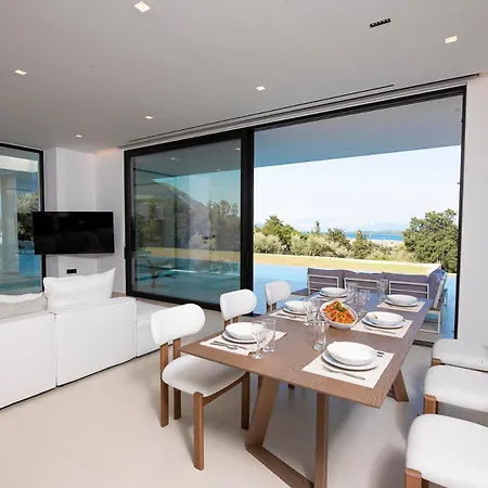 ヴィラ The Oasis, Luxury In Nidri