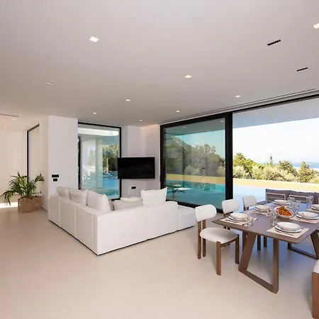 The Oasis, Luxury In Nidri