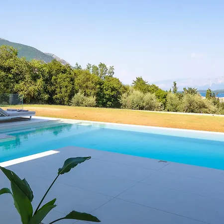 The Oasis, Luxury In Nidri