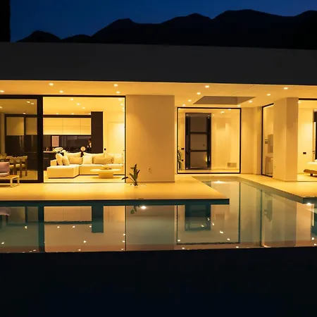 The Oasis, Luxury In Nidri