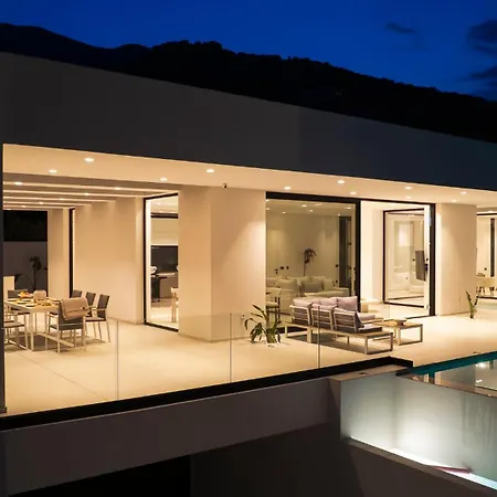 The Oasis, Luxury In Nidri ヴィラ