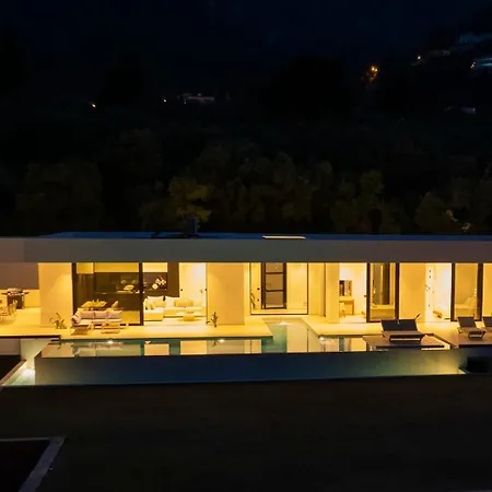 ヴィラ The Oasis, Luxury In Nidri *