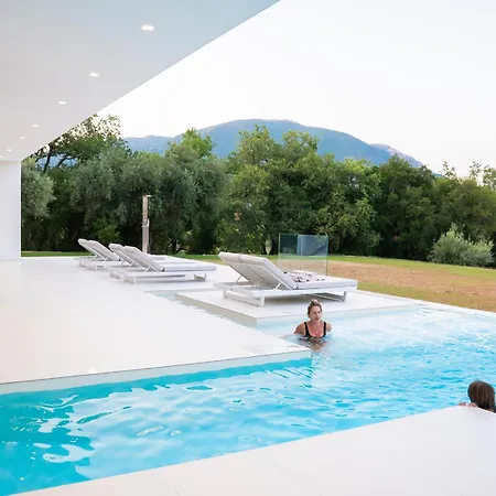 Луксозна вила The Oasis, Luxury In Nidri Agios Christoforos (Lefkada)
