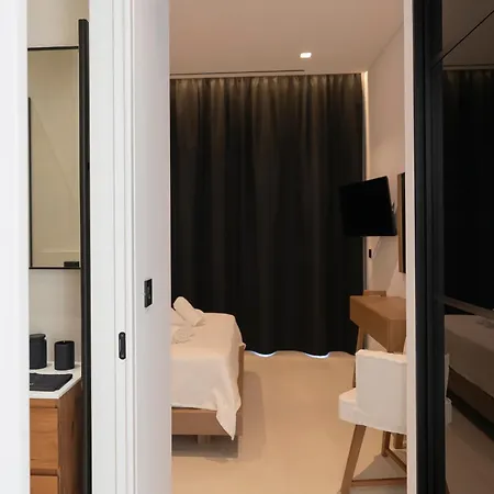The Oasis, Luxury In Nidri Луксозна вила
